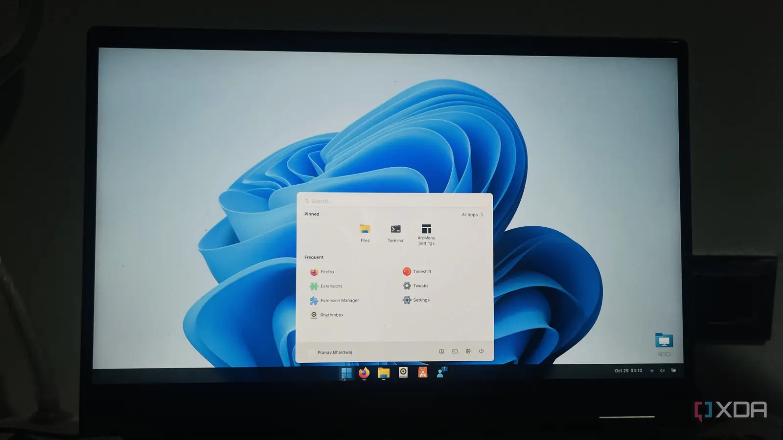 I turned Ubuntu 24 into Windows 11, and it looks surprisingly good