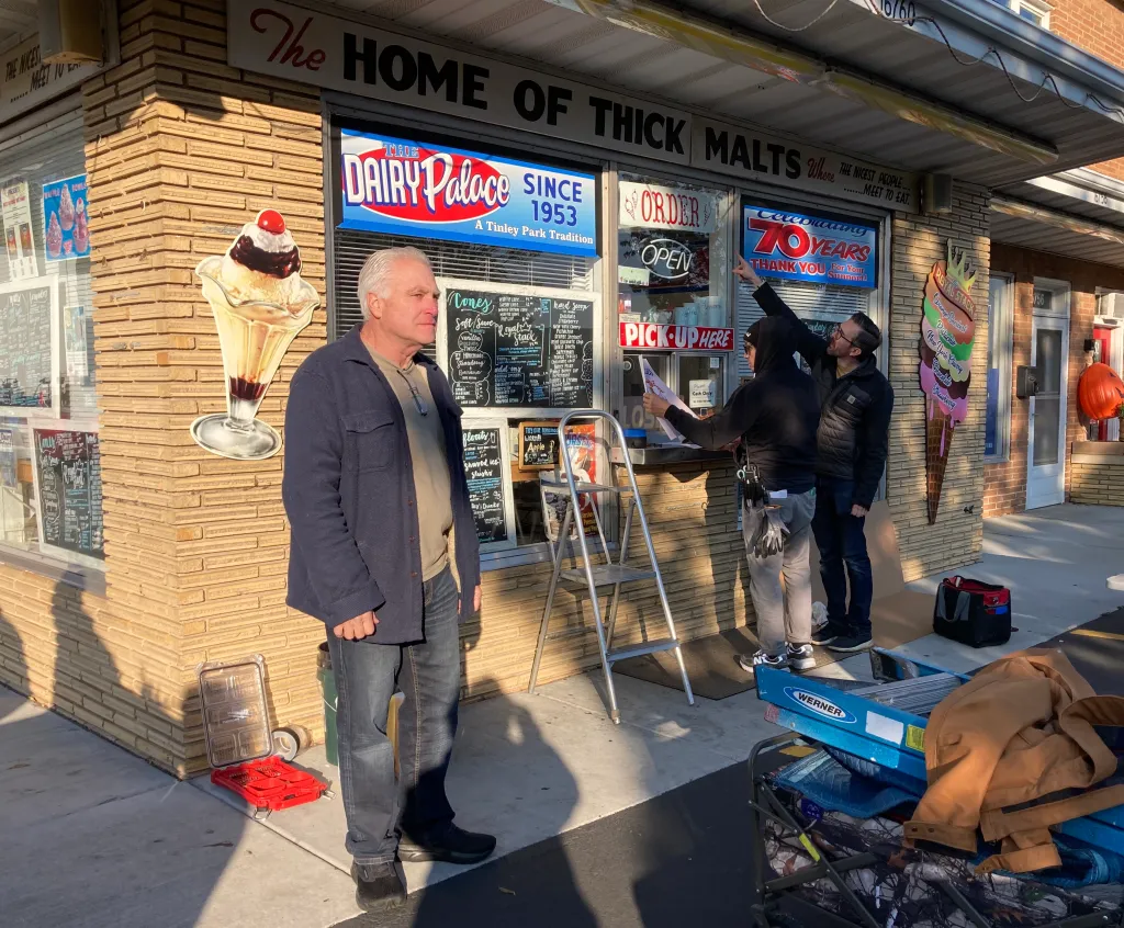 Tinley Park ice cream parlor becomes a movie set