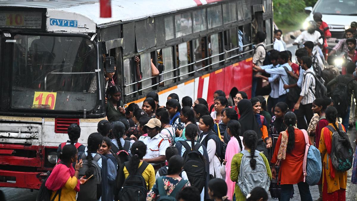 APSRTC Union flags overcrowding, manpower shortage in Stree Shakti buses