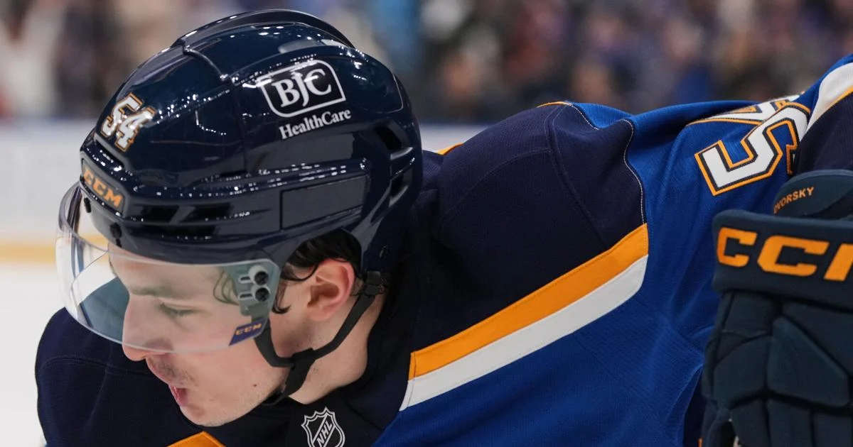 Dvorsky injects life into Blues win with first NHL goal