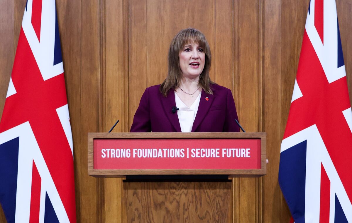 Reeves Must Run Surpluses to Stop UK Debt Surging, NIESR Says