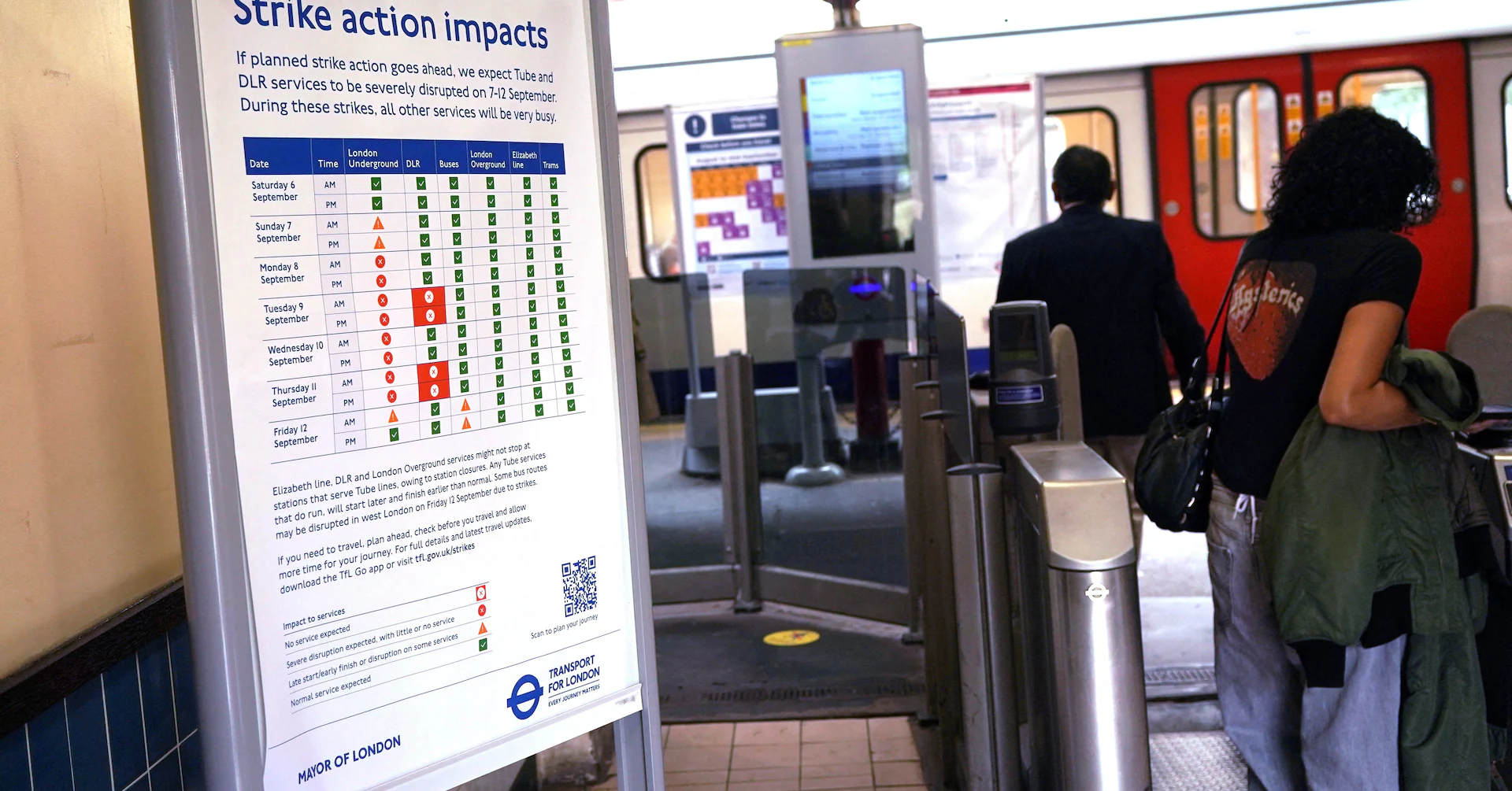 Union reaches pay deal with London underground after strike action