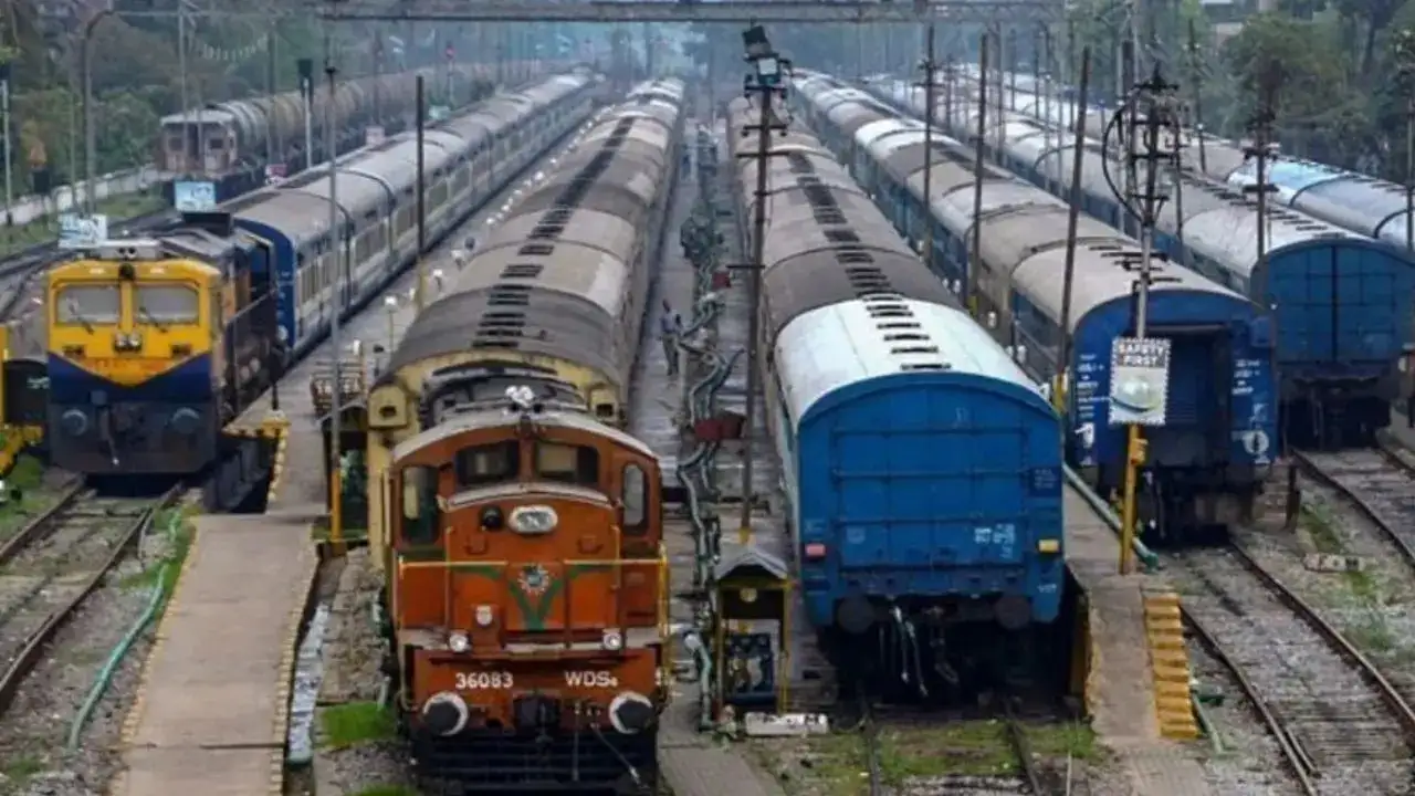 Cyclone Montha: Bengaluru-Bound Trains Rescheduled Amid Storm - Check New Timings & Train List