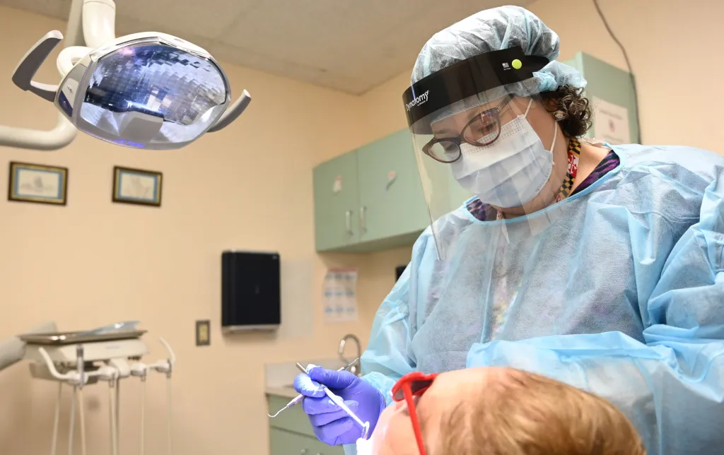 Gum disease connected to brain damage, study finds