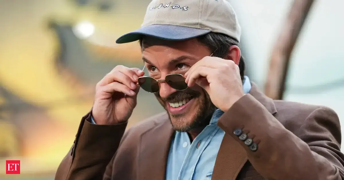 Jonathan Bailey net worth: How wealthy is People's Sexiest Man Alive? Who is he dating?