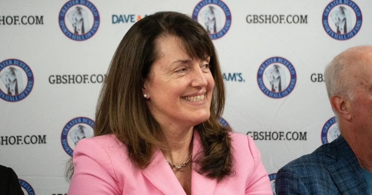 Clarence basketball star Kathy Sweet joins GBSHOF