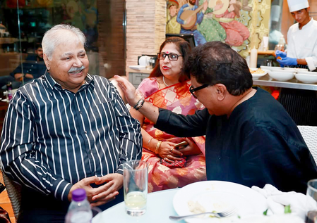 Ashoke Pandit shares throwback video of Satish Shah singing with joy