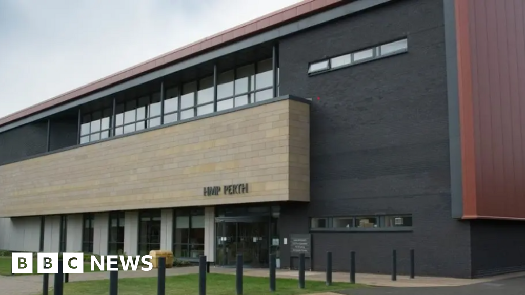 Transgender prisoner suicide 'could have been avoided'