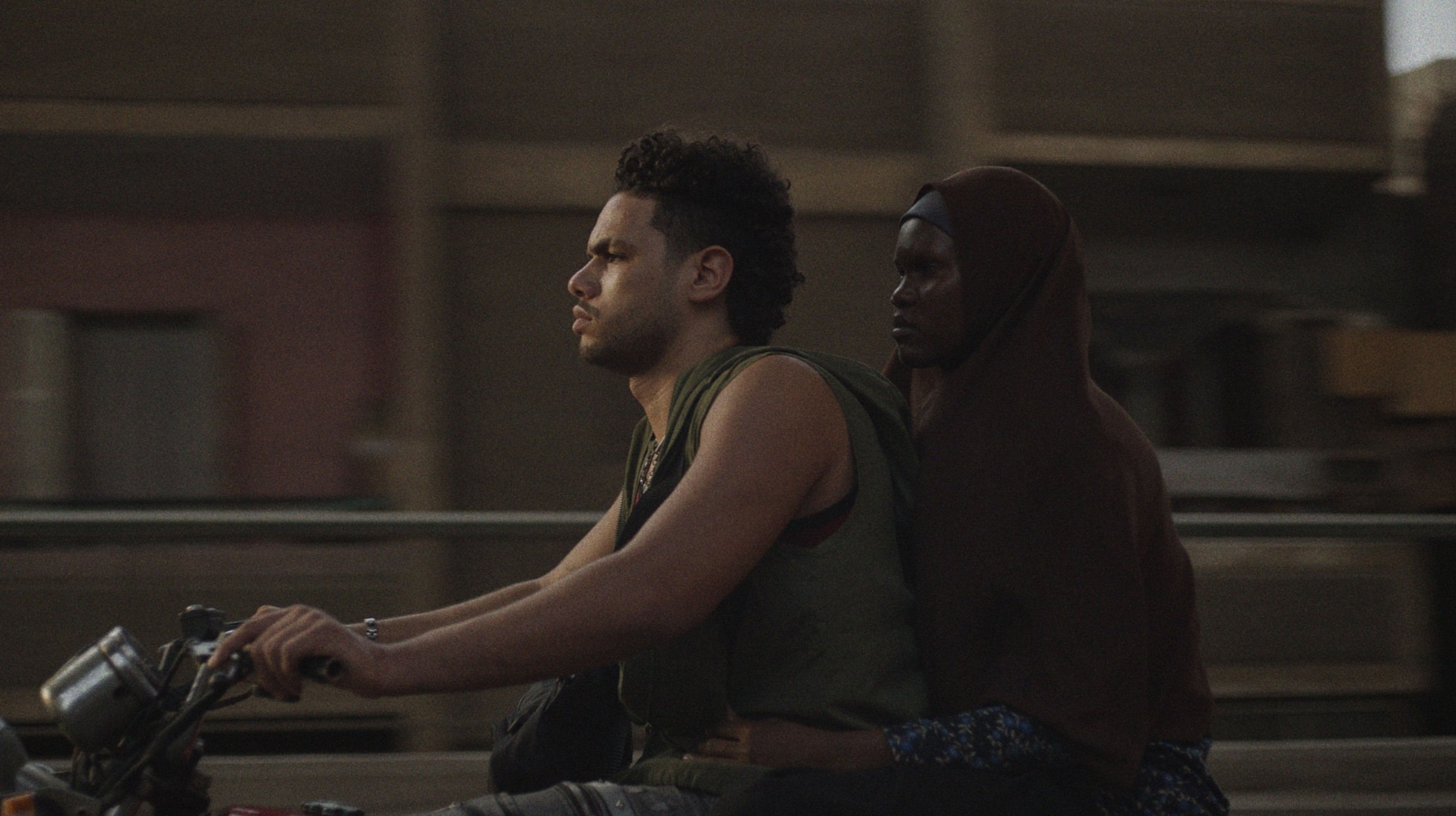 ‘Aisha Can’t Fly Away’ Dazzles the Eye but Darkens the Soul