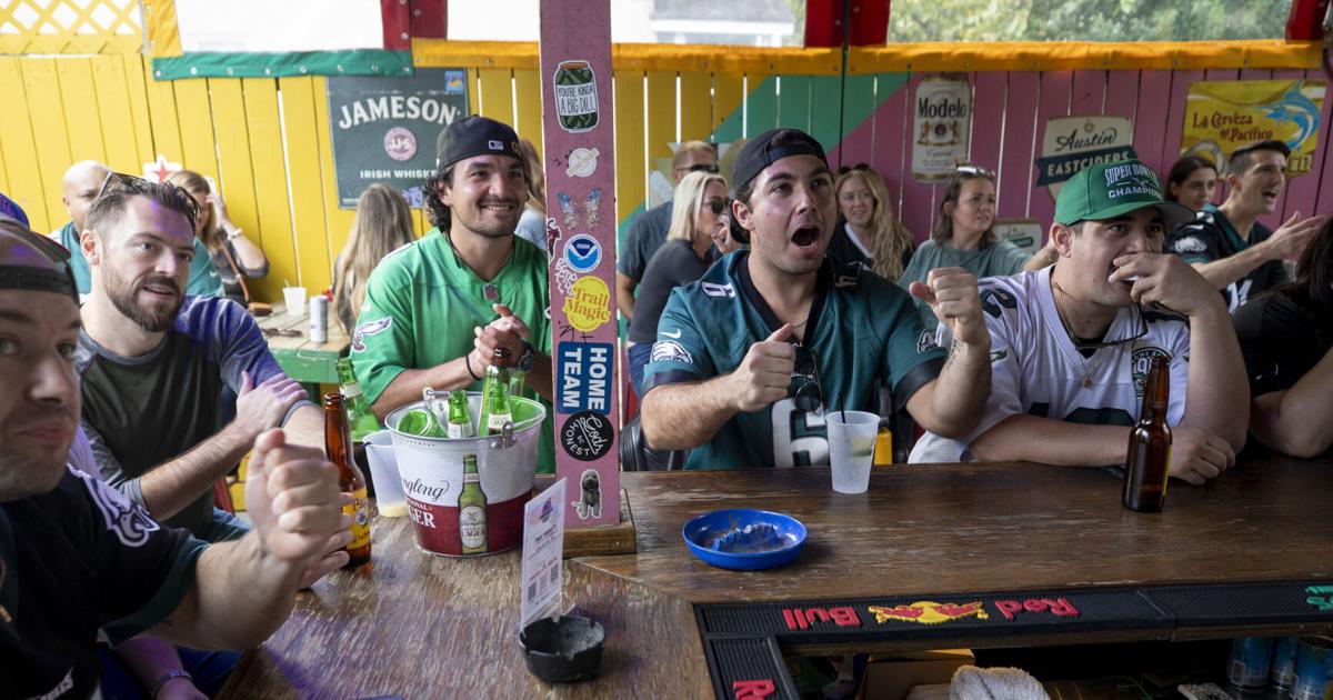 NFL fans drive big business for Charleston sports bars