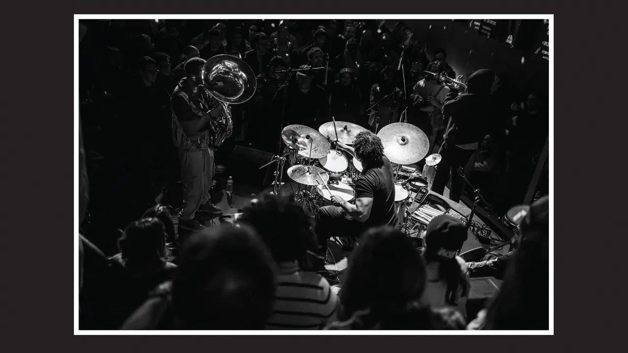 Makaya McCraven: Off the Record