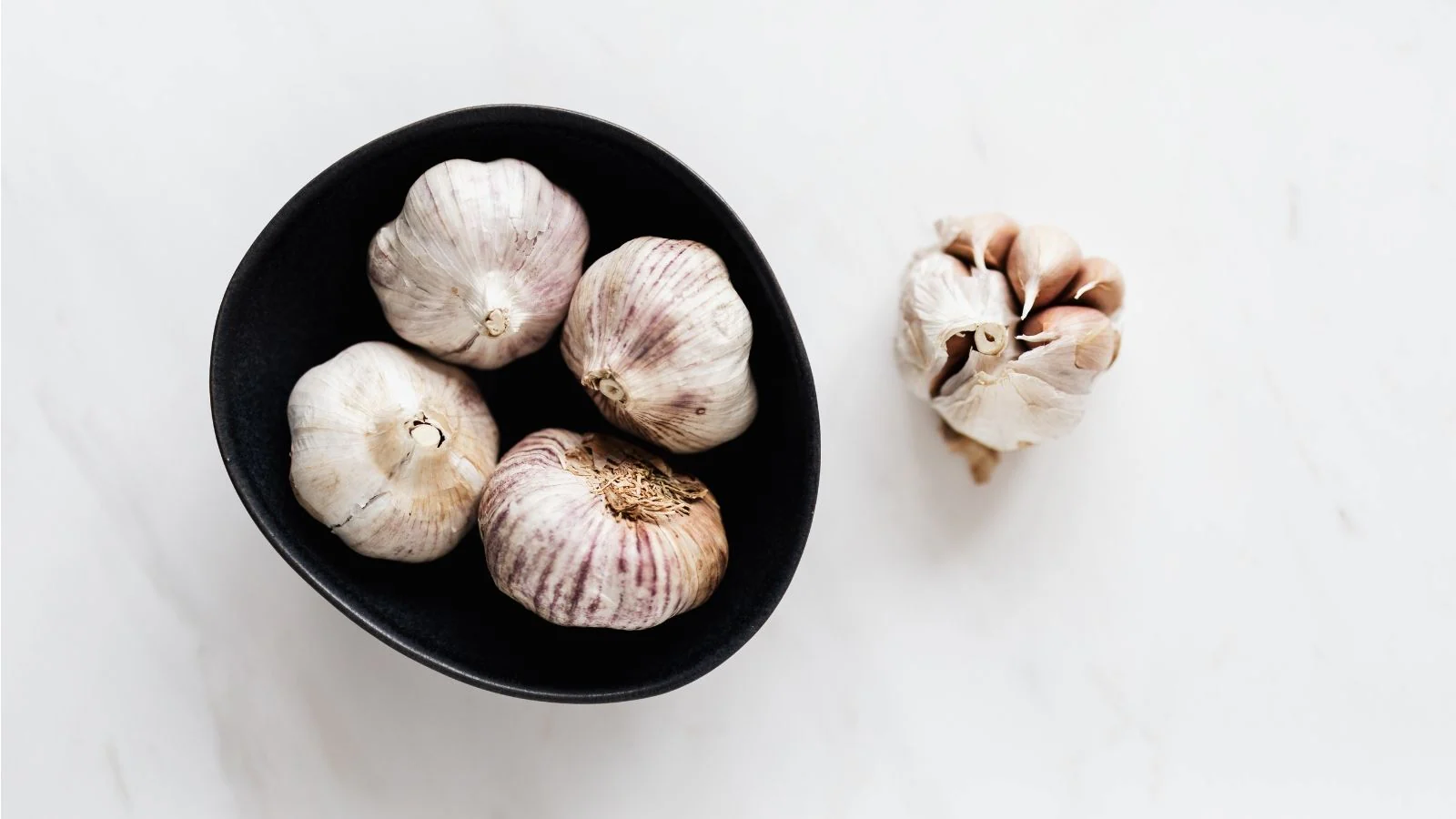 Raw Garlic Every Morning? Here’s What It Does To Your Body