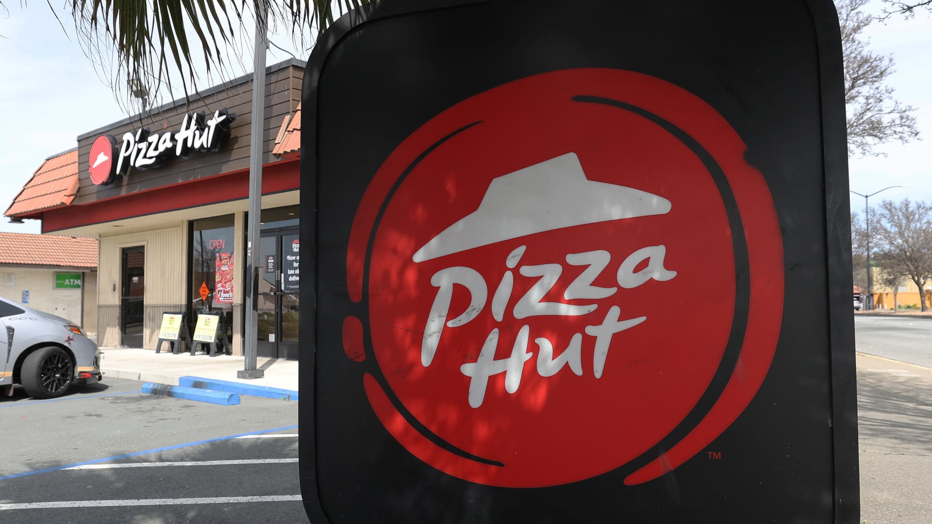 Buy Yum Brands as it explores sale of Pizza Hut, says Evercore ISI