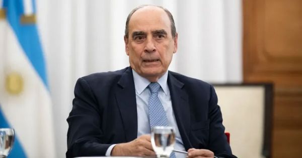 Argentine Cabinet Chief Francos resigns – Adorni takes over
