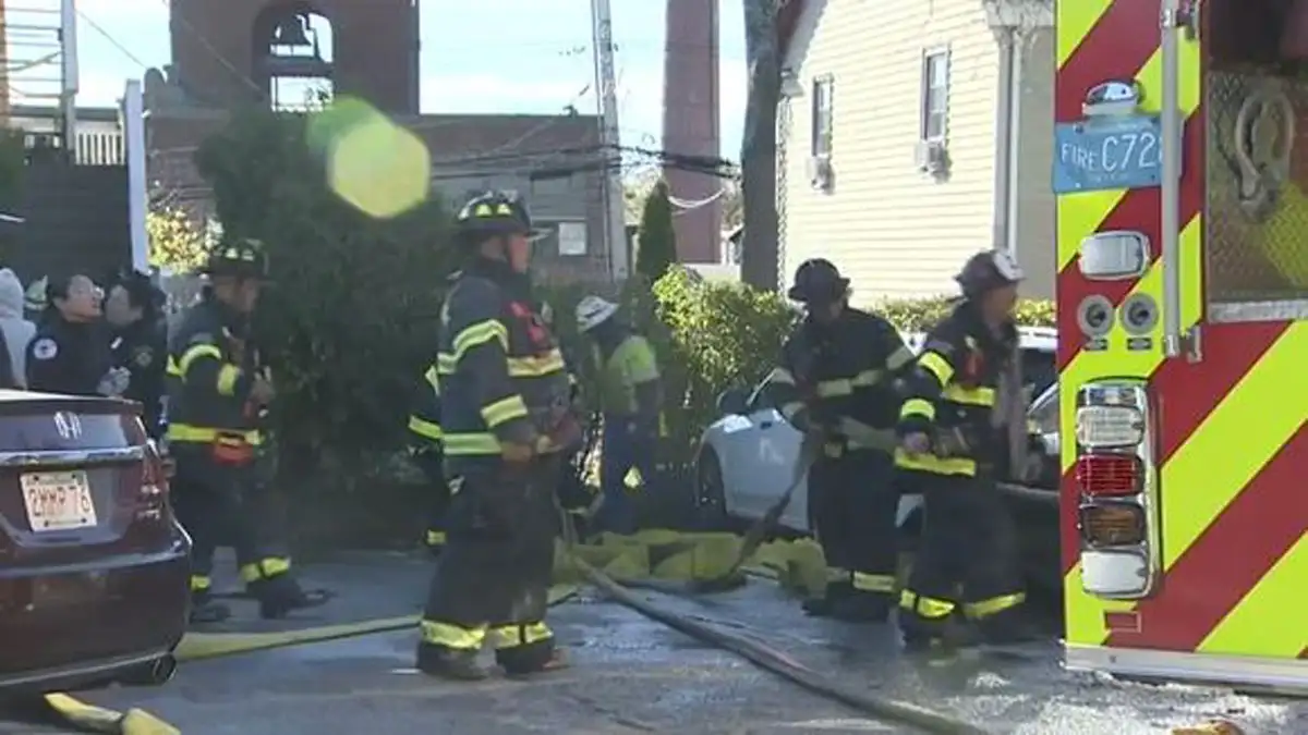 Fire crews battle blaze in mixed-use building in Framingham