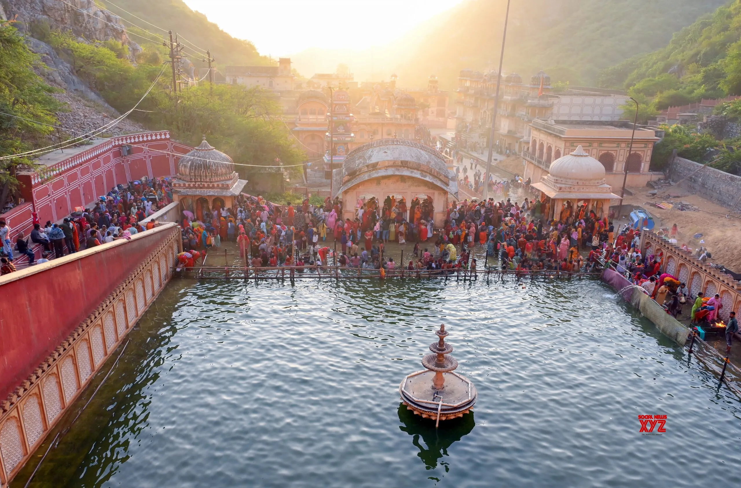 Jaipur: Devotees Take Holy Dip at Galta Ji Pond on Kartik Purnima #Gallery