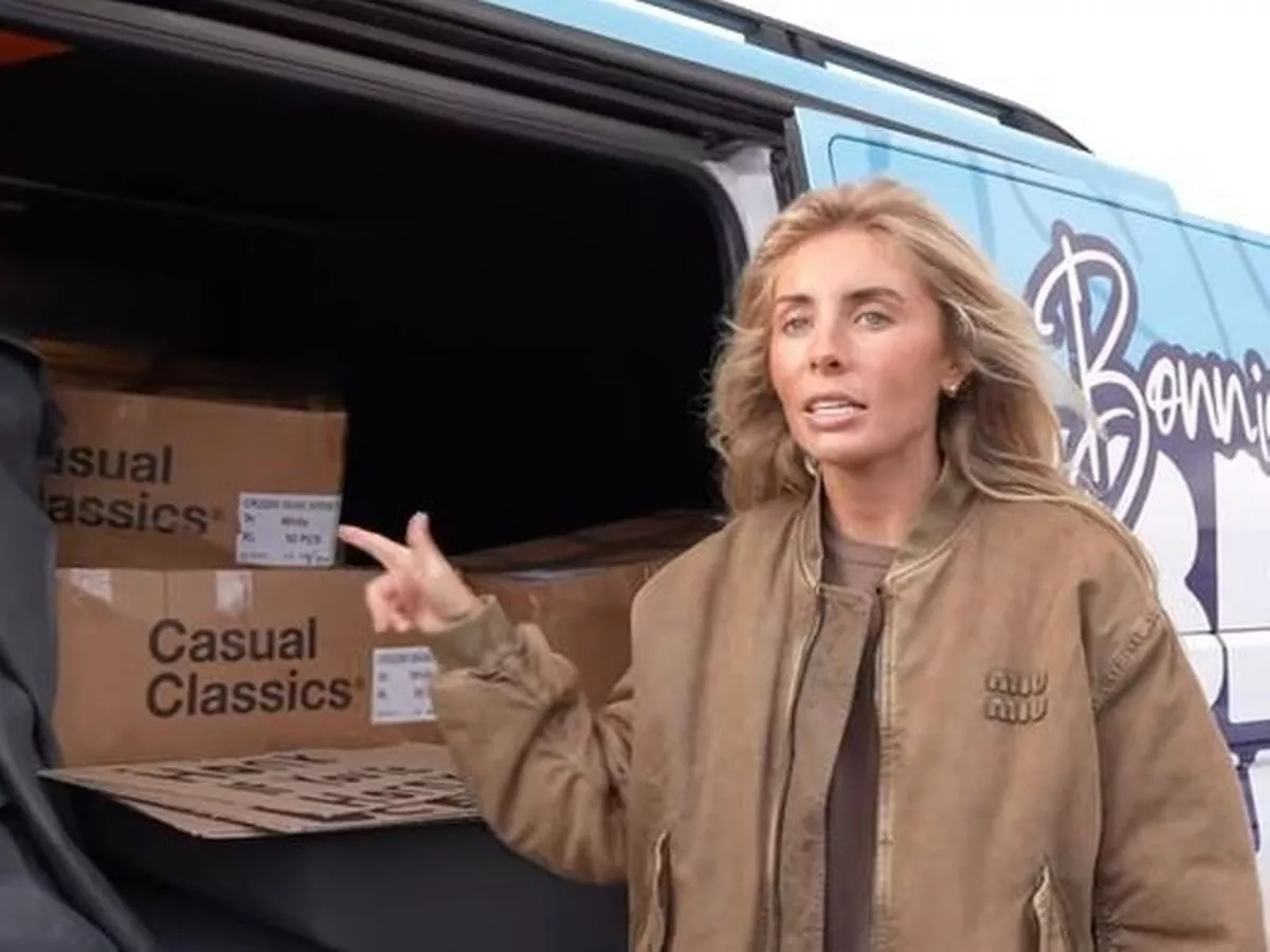 Bonnie Blue labelled a 'predator' by young man during tense Wetherspoons visit