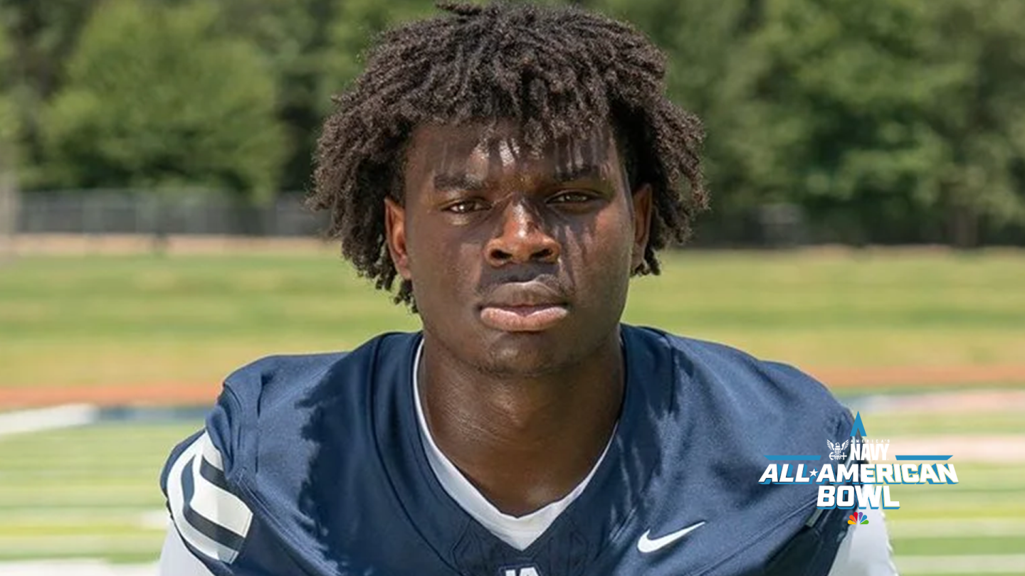 Linebacker TJ White Will be Honored as a 2026 Navy All-American