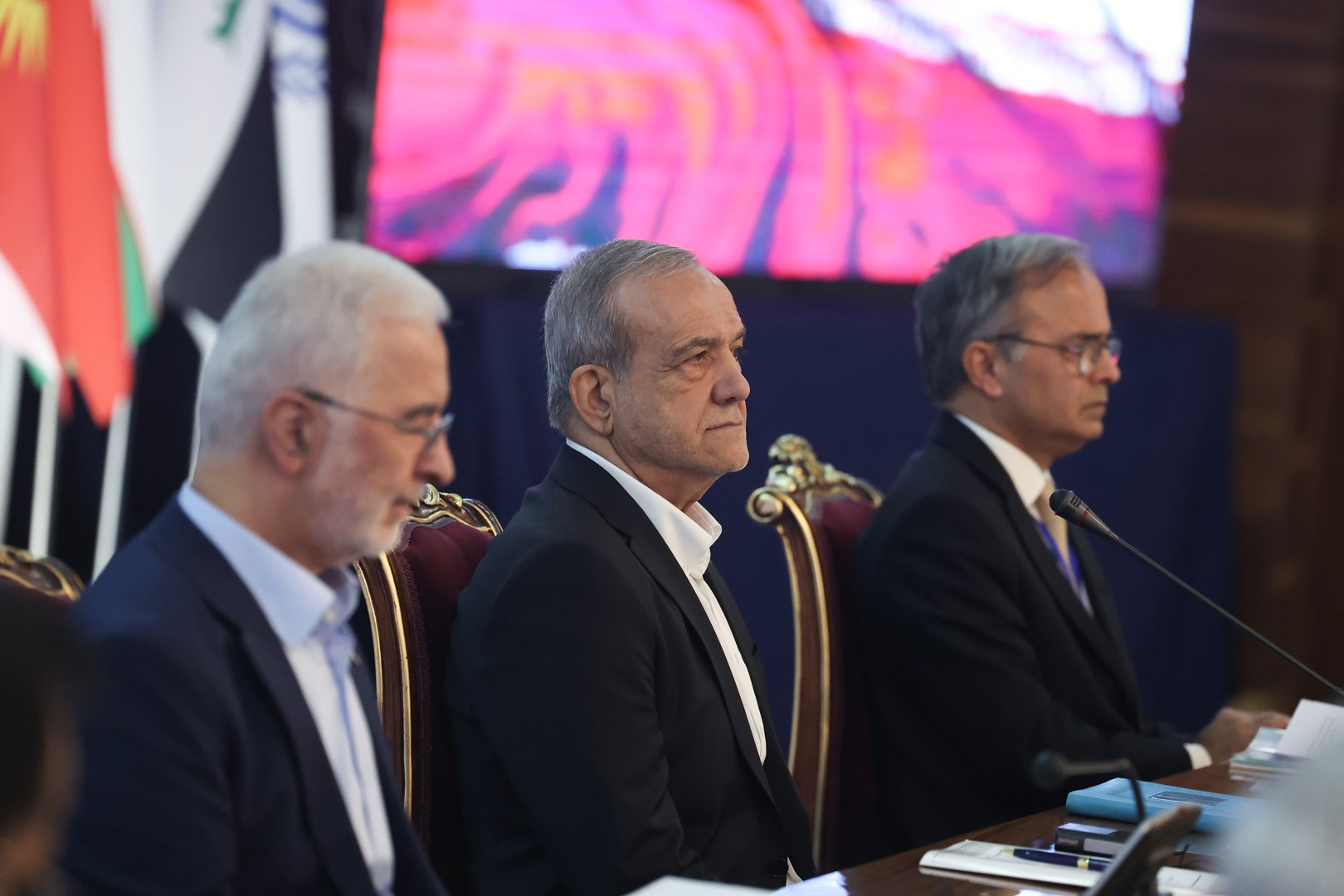 Iranian president calls ECO goldmine for dialogue and experience swap