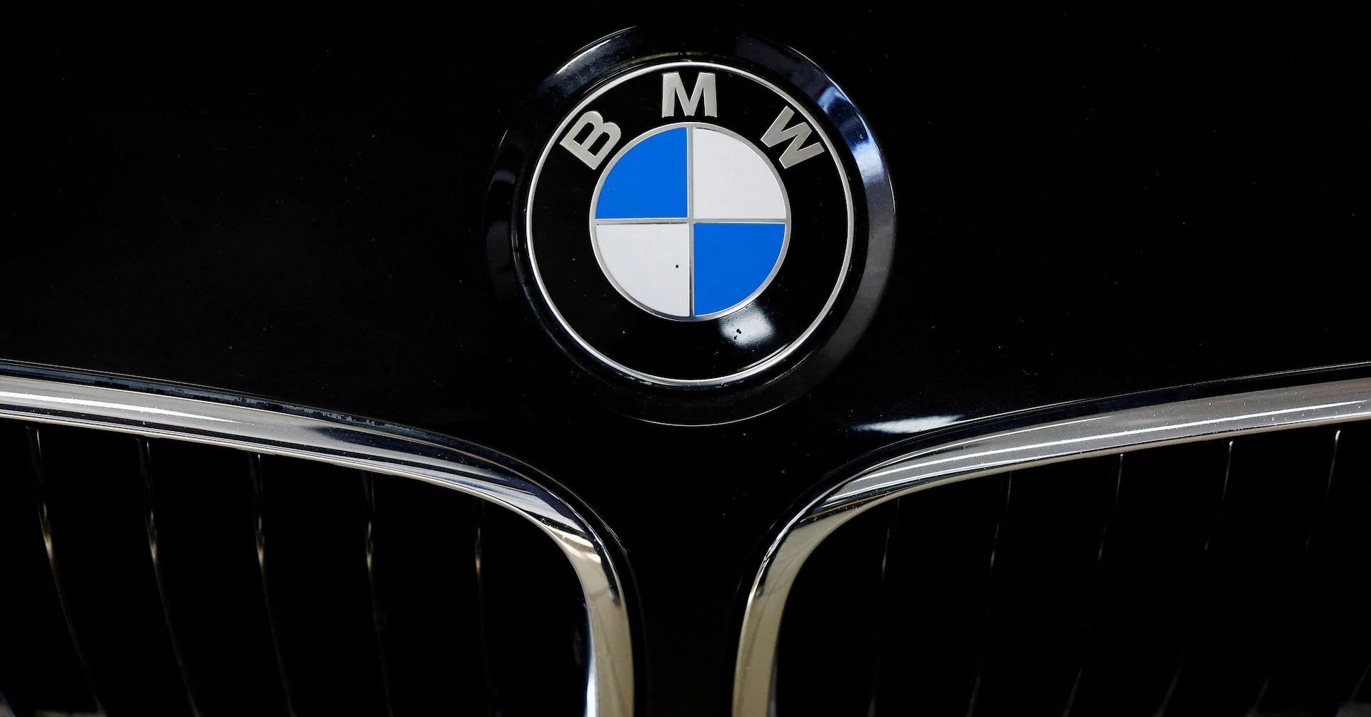 BMW boosts profit margin for cars in third quarter