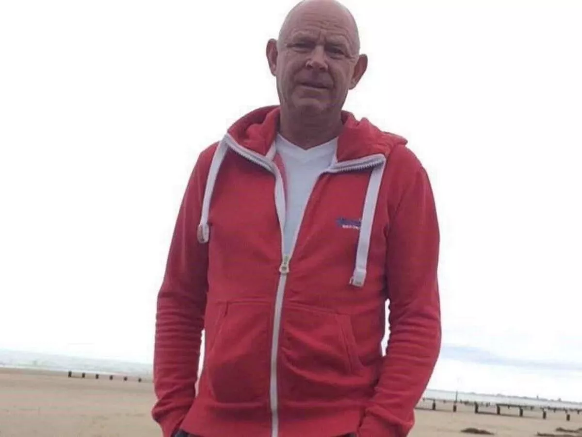 NHS nurse who sold drugs to friends for sex sessions struck off