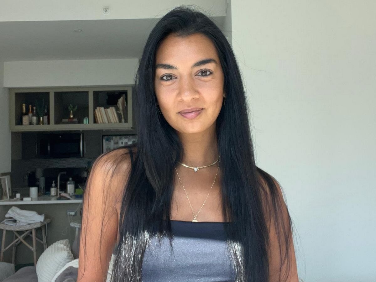 Woman claims to have world's most beautiful hands and earns £1,000s from them