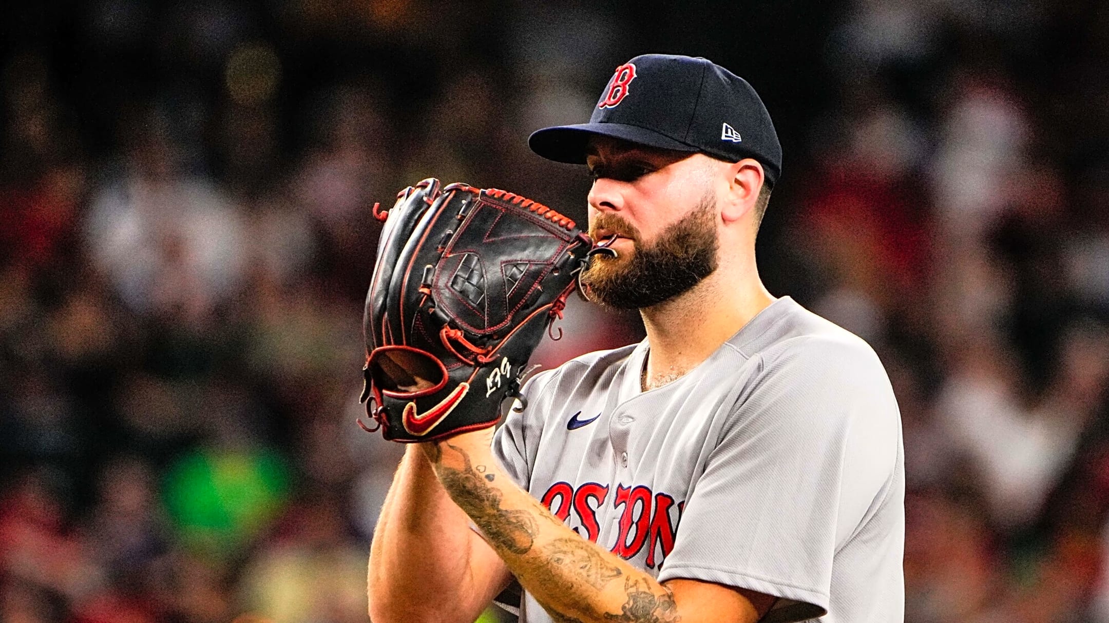 Lucas Giolito declines mutual option