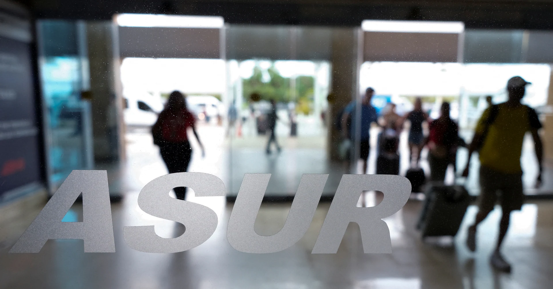 Exclusive: Mexico's Asur leads bidding for Motiva Latin American airports, sources say