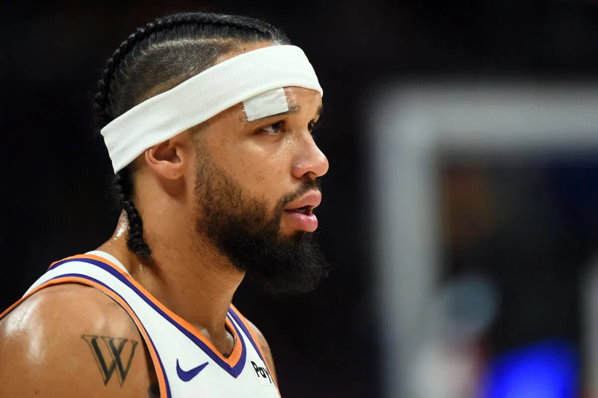 Dillon Brooks Delivers Locker Room Message After Technical Foul in Street Clothes vs Warriors