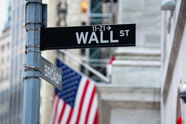 Top Wall Street banking executives warn of stock market crash