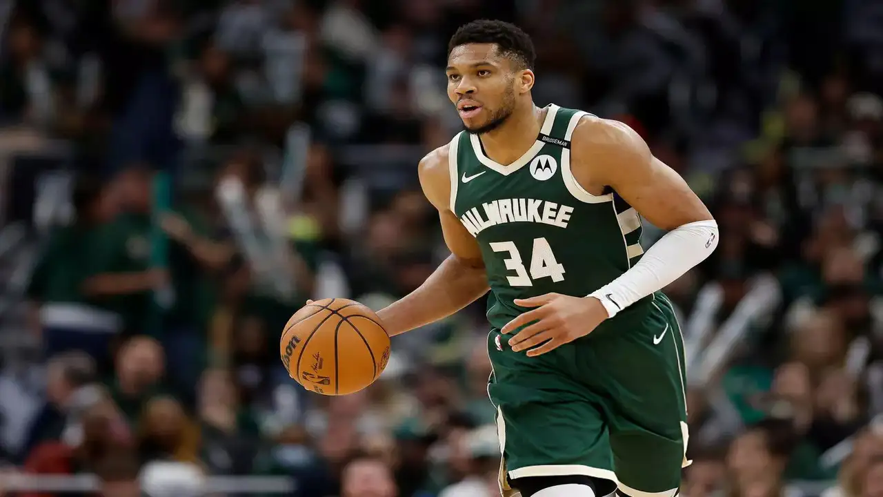 Giannis Antetokounmpo listed probable vs Pacers in latest Bucks injury update