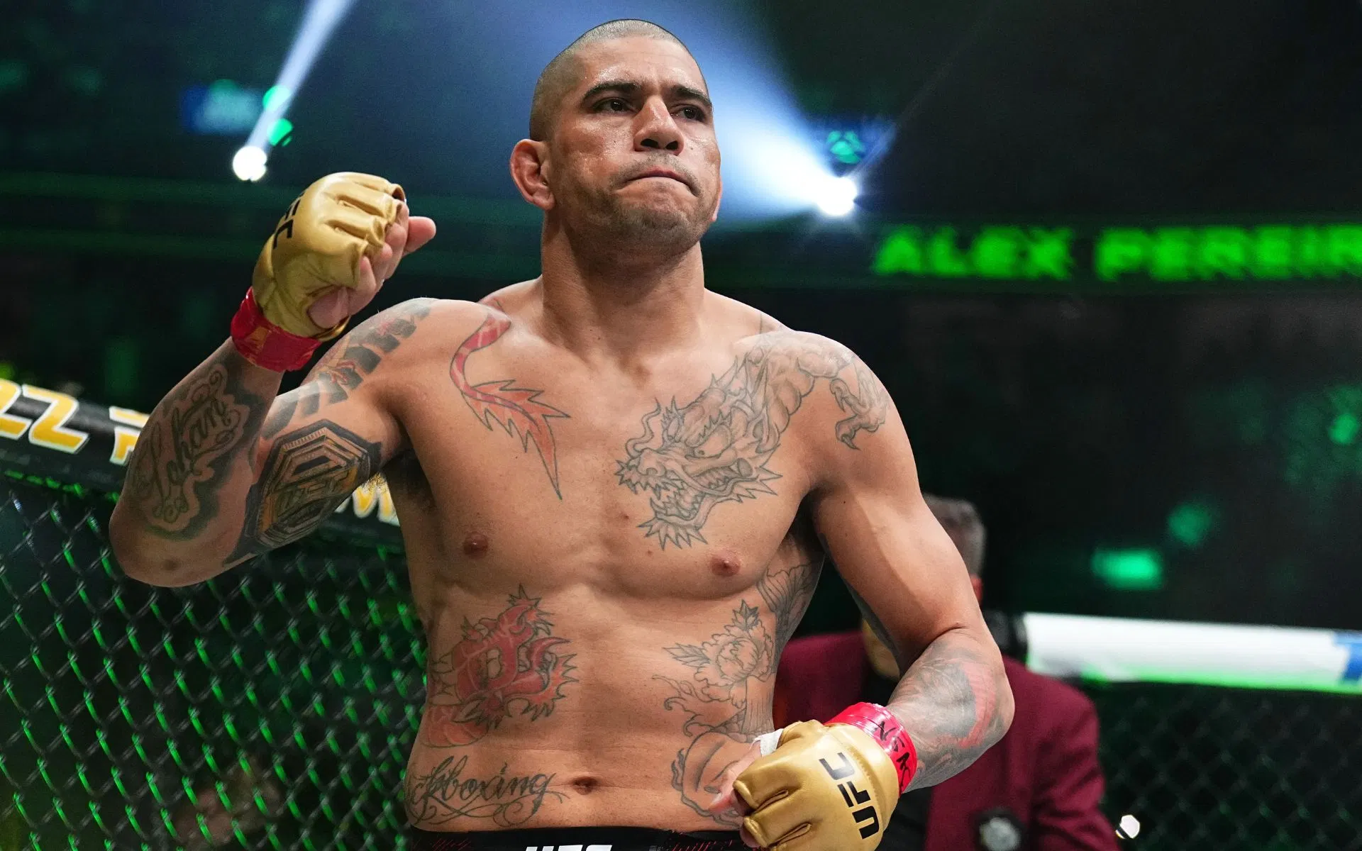 [Photos] Alex Pereira shares glorious snaps of Milan as he gears up to visit the legendary San Siro stadium