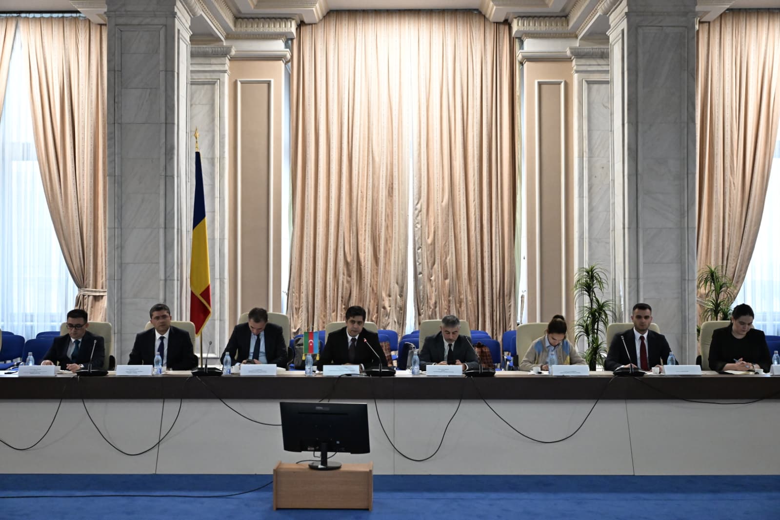 Azerbaijani delegation visits Chamber of Deputies of Romanian Parliament (PHOTO)