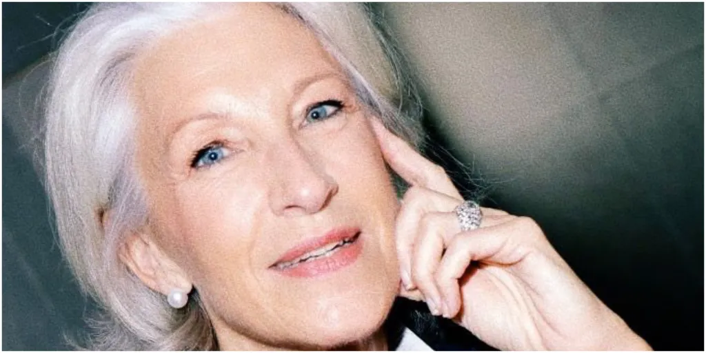 International TV Comms Exec & PR Was 67