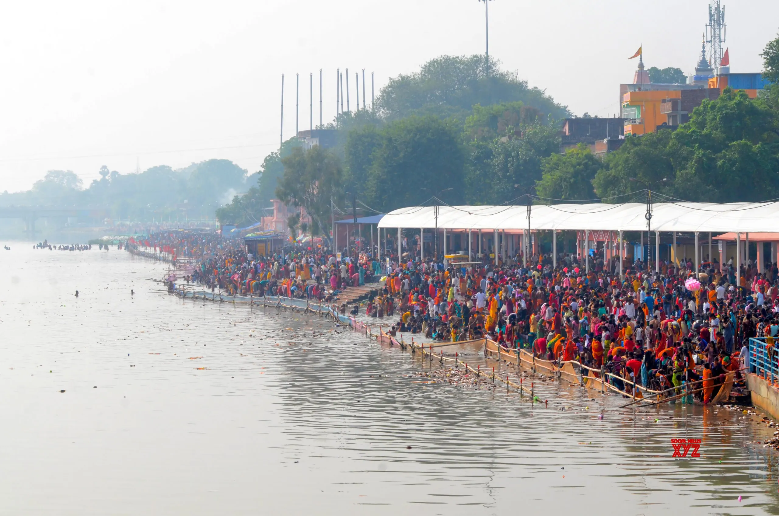 Gaya: Devotees Gather at Vishnupad Temple on Kartik Purnima #Gallery