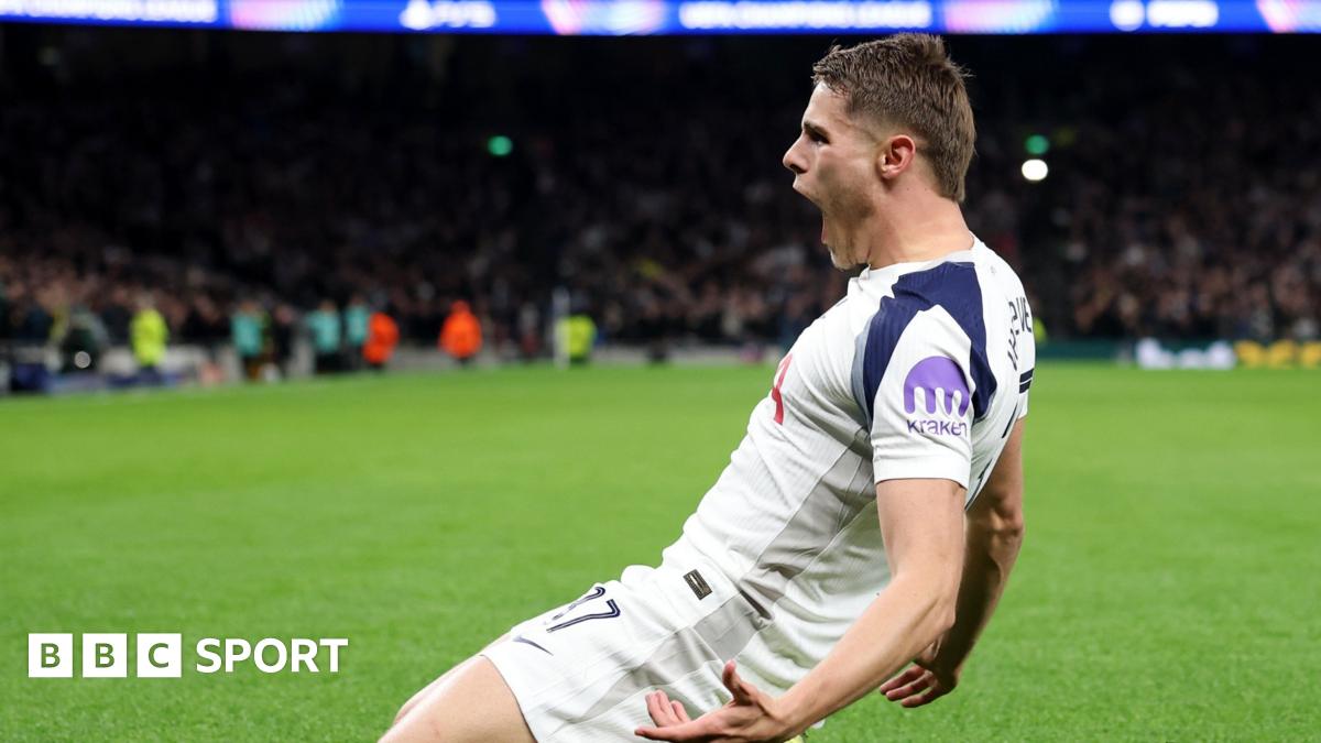 'It seems like Lionel Messi turned into Micky van de Ven'