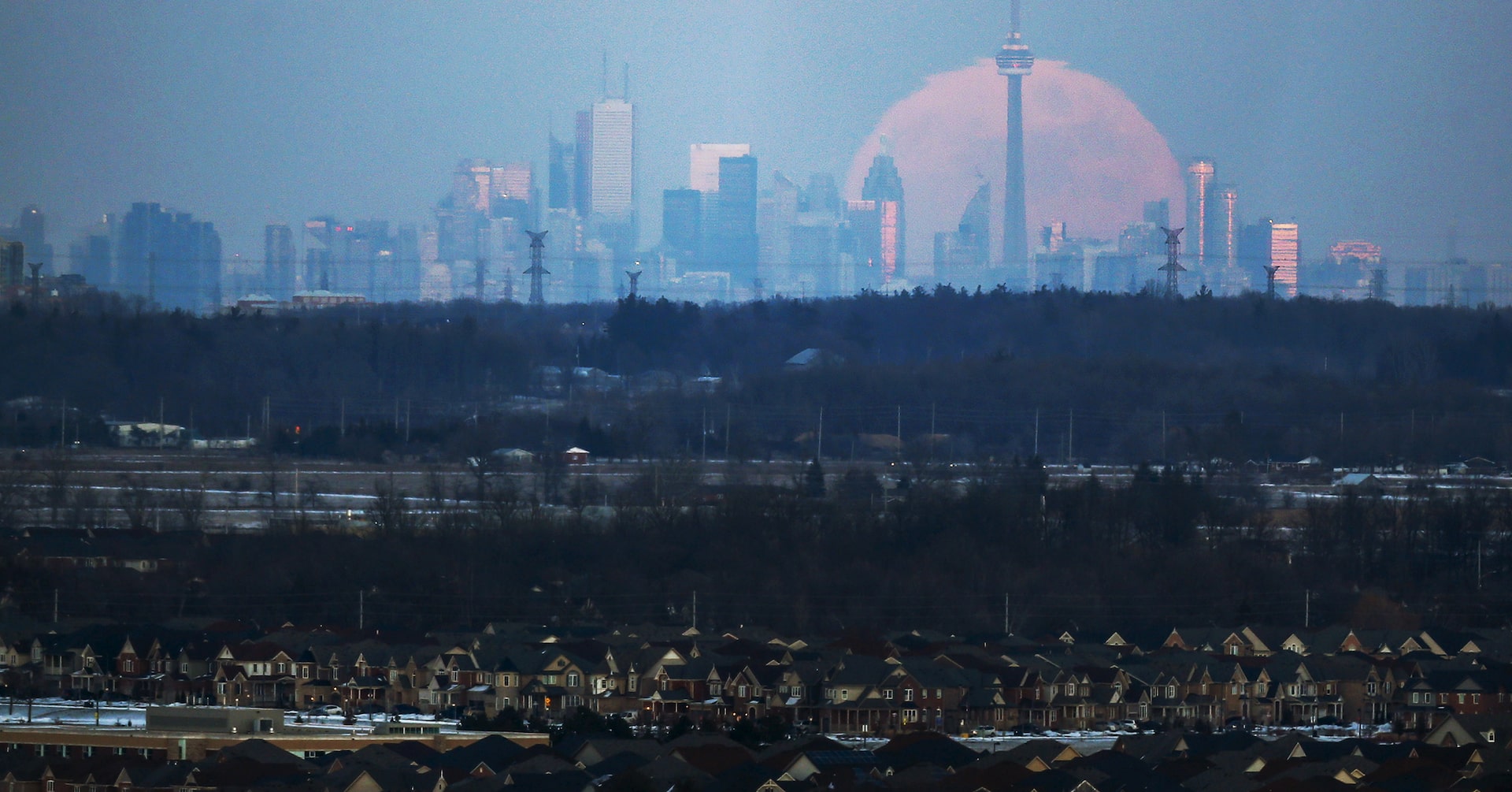 Canada's October services PMI shows first expansion in the sector this year