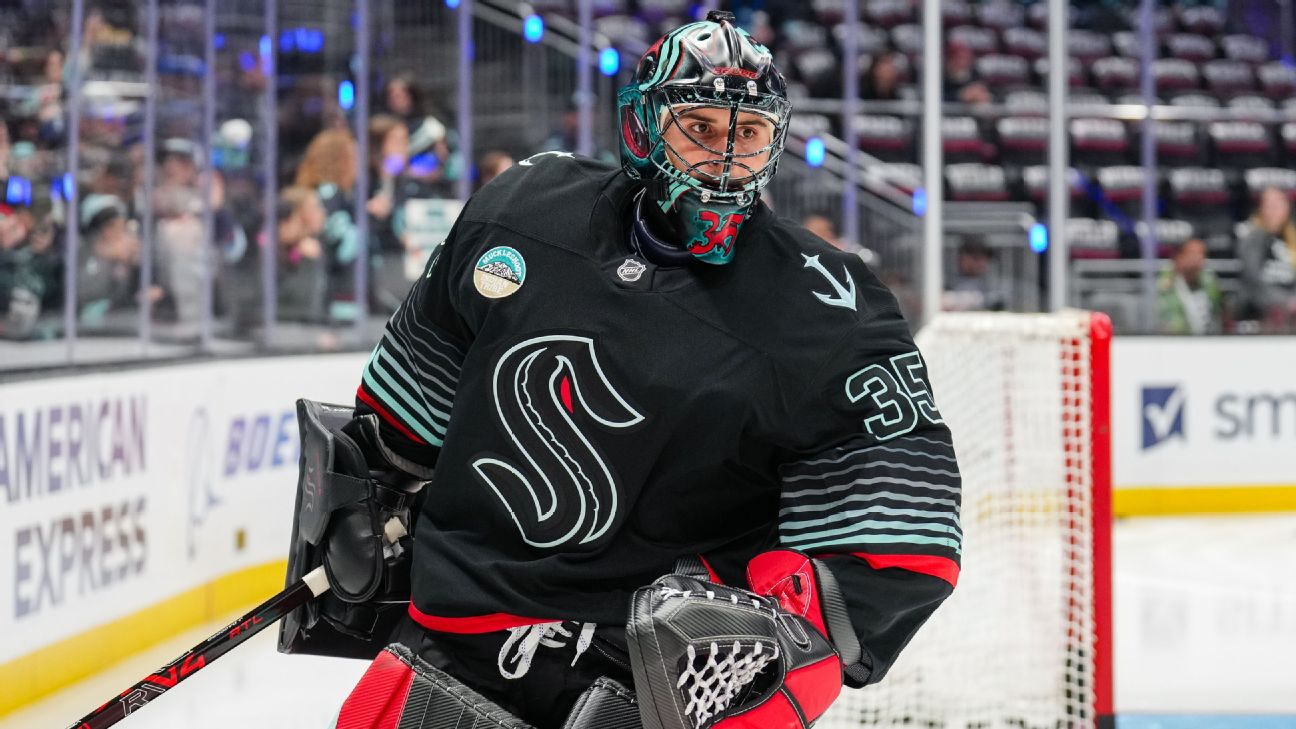 How the Kraken's Joey Daccord uses VR for goalie excellence