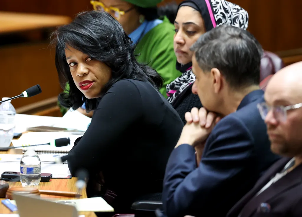 Chicago Arts commissioner resigned amid harassment investigation, records show