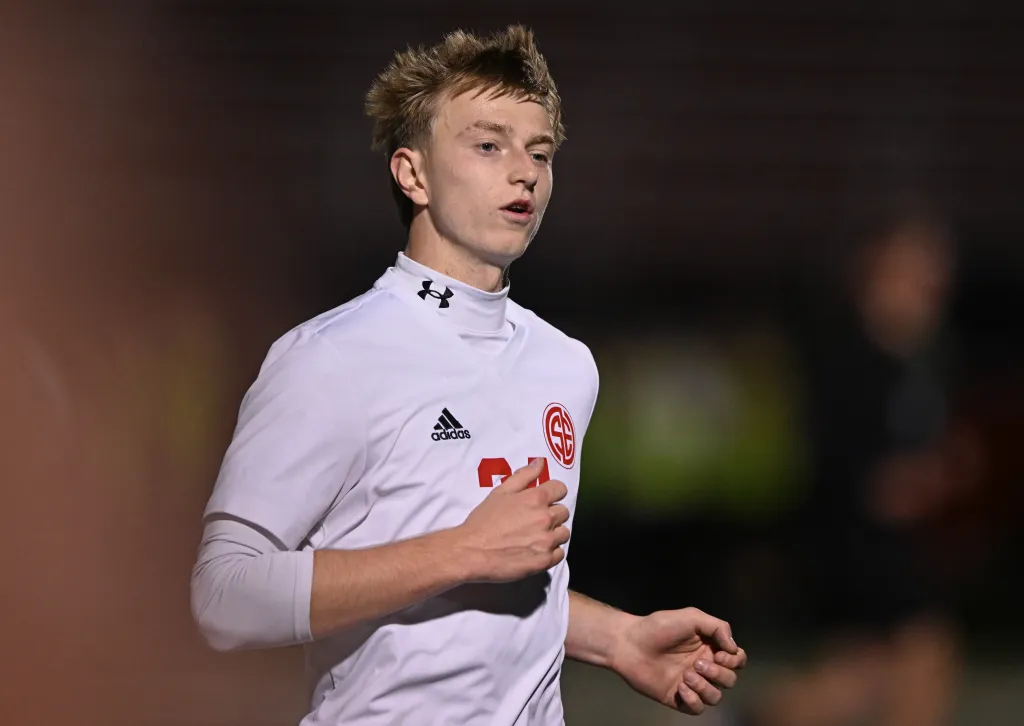 Jack Schmidtke leads South Elgin in supersectional