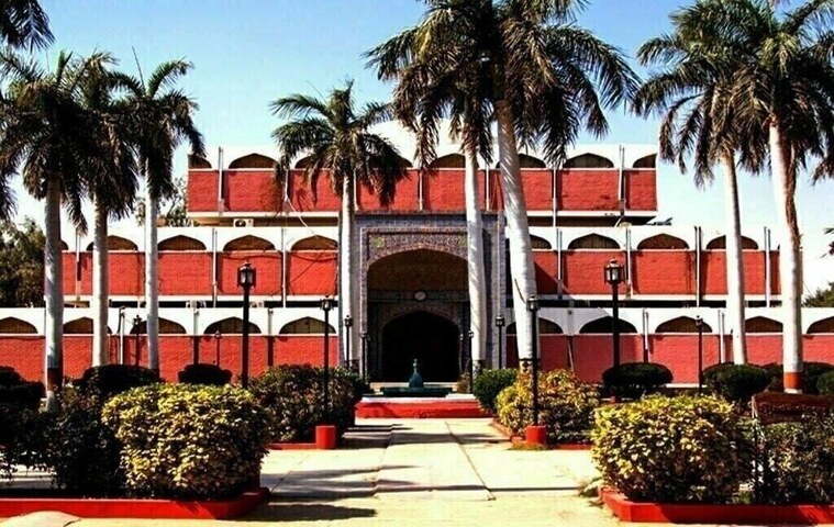 SU holds LLM pre-entry test