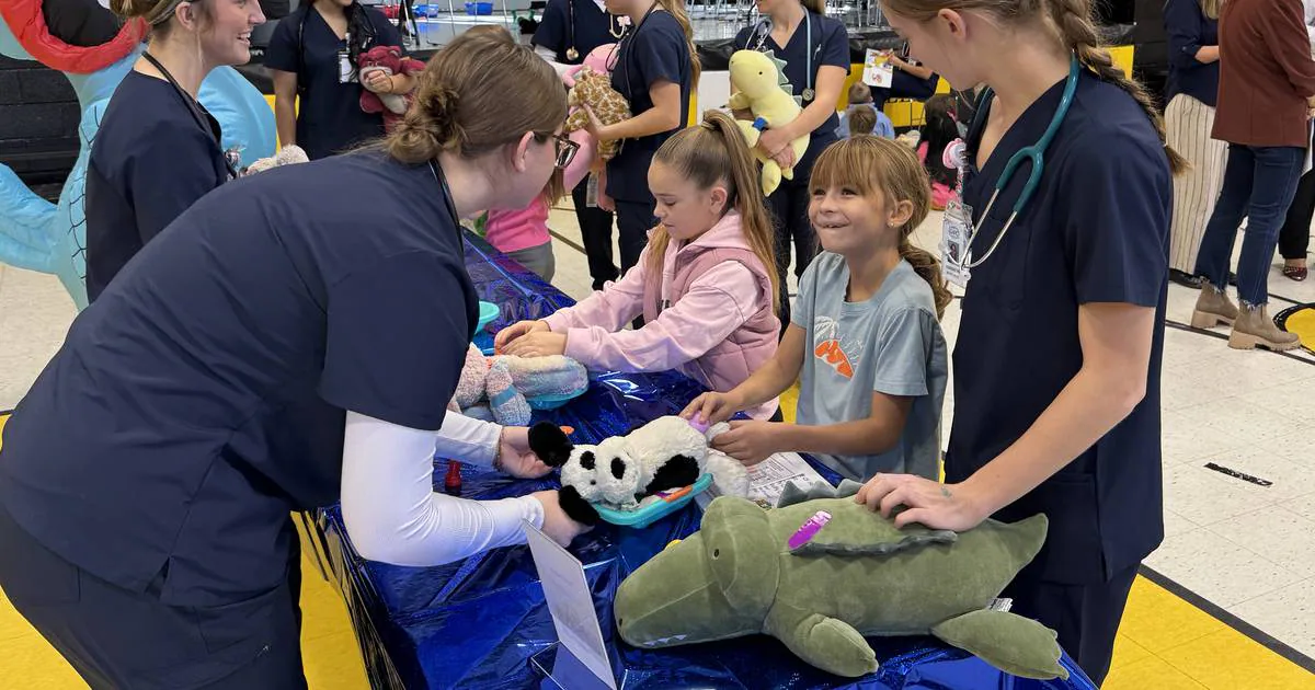 GAVC students run checkups on stuffed animals for Nettle Creek Elementary students