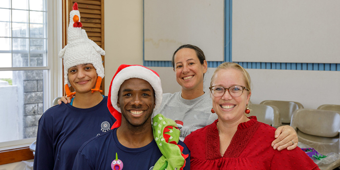 Photos & Video: Holiday Market At St Paul’s