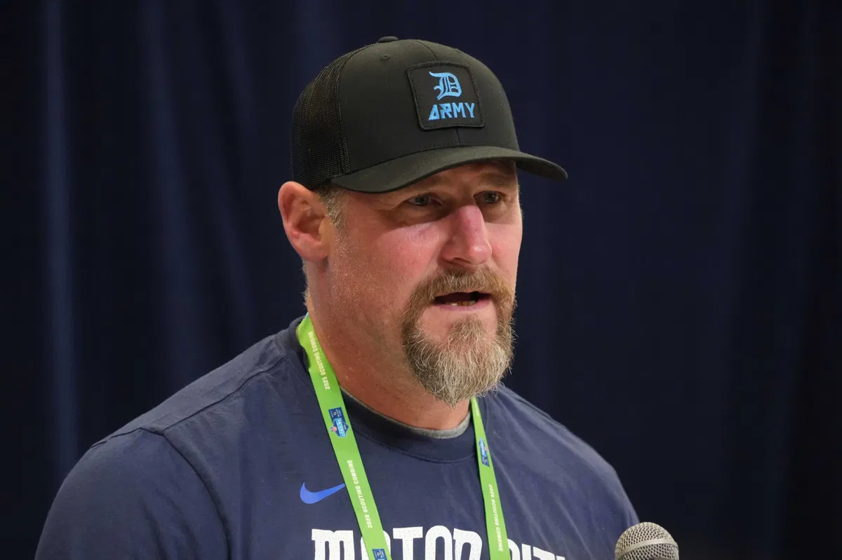 Dan Campbell Sends Clear Message on Lions’ Draft Strategy After Quiet Trade Deadline