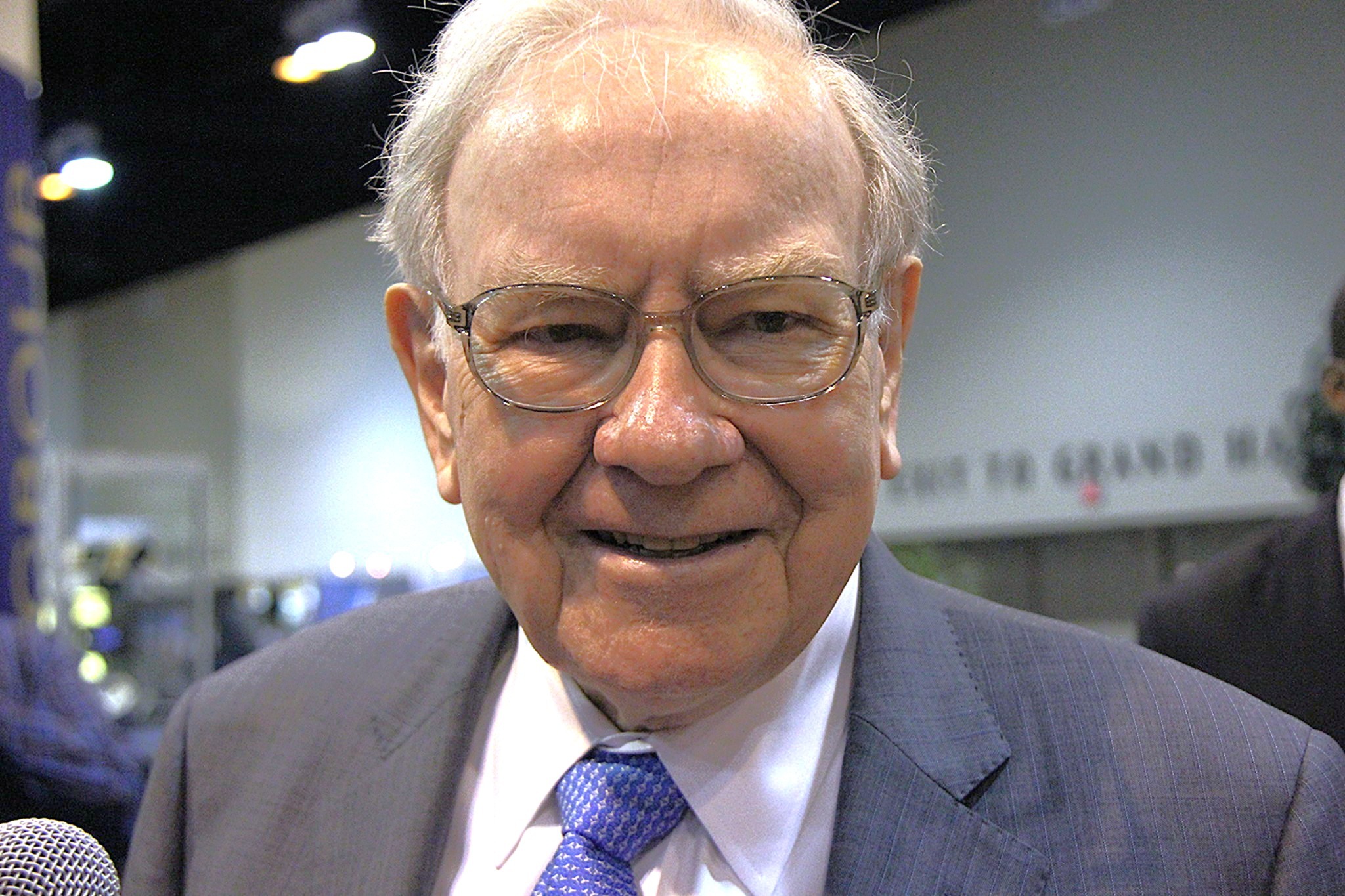 Warren Buffett Just Hit the Sell Button for $4.1 Billion. Is the Oracle of Omaha Losing Faith in the Stock Market?