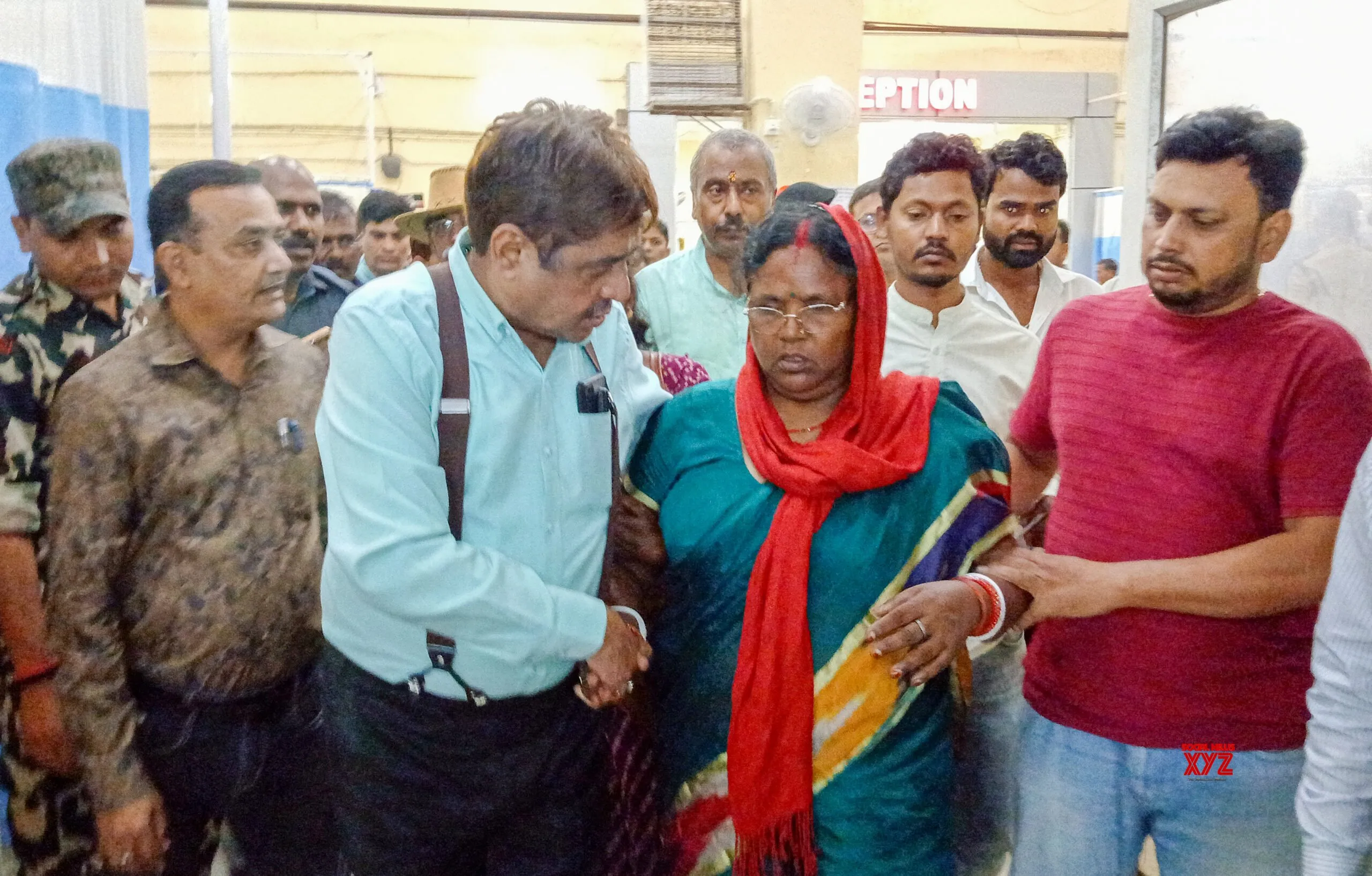 NDA Candidate Jyoti Baleshwar Manjhi Injured in Barachatti Attack #Gallery