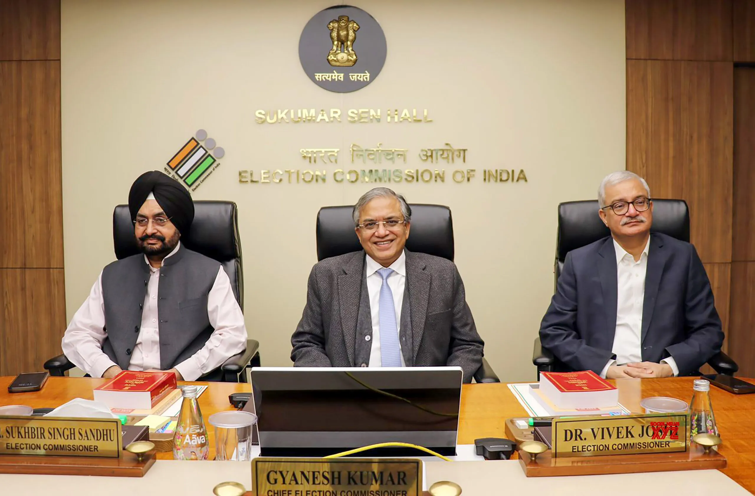 New Delhi: ECI Monitors Bihar Polling from Control Room #Gallery