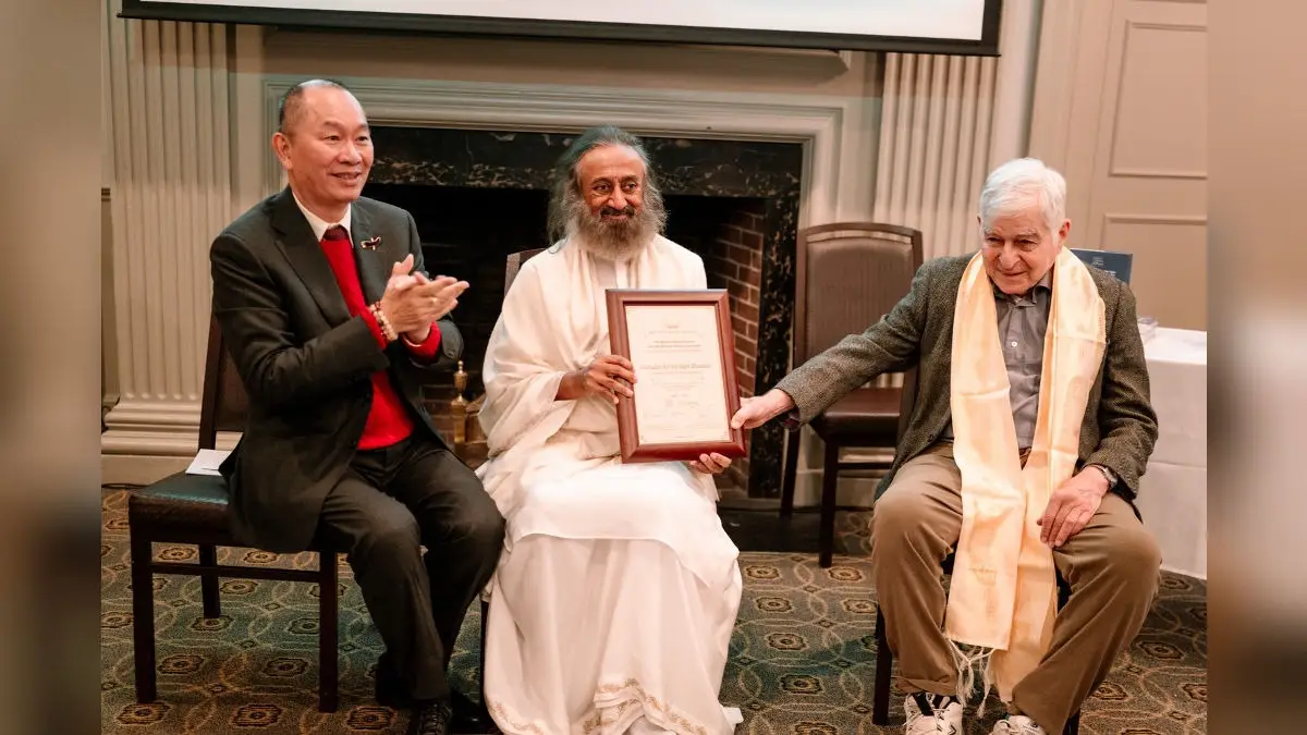 Gurudev Sri Sri Ravi Shankar Honoured with 2025 World Leader for Peace and Security Award by Boston Global Forum