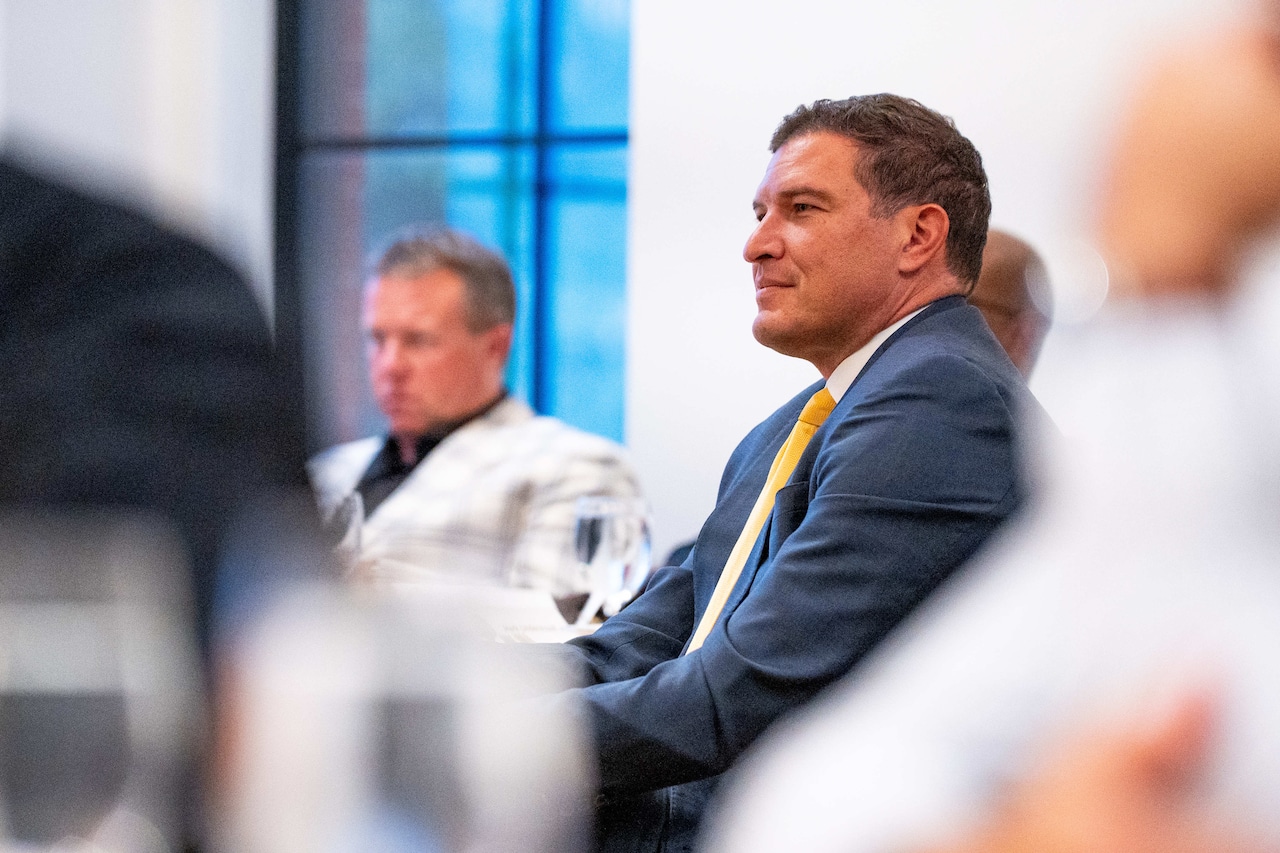 New WMU president gives $10,500 to create scholarship for first-generation students