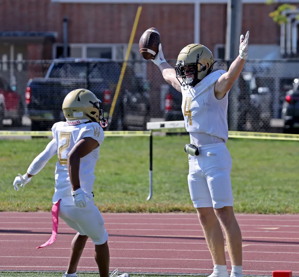 Football Pickorama: Opening week of MIAA playoffs offers great games